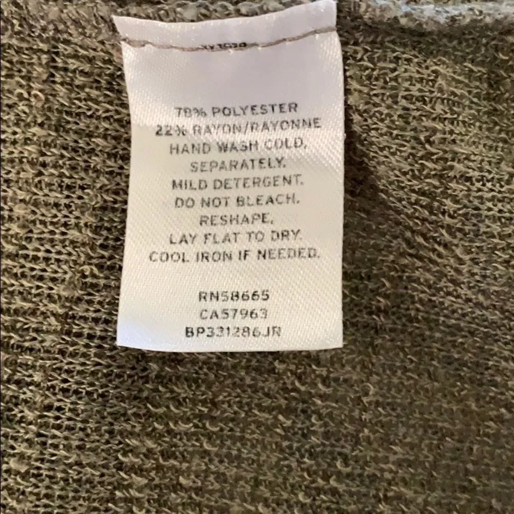 Green shirt - Picture 4 of 4